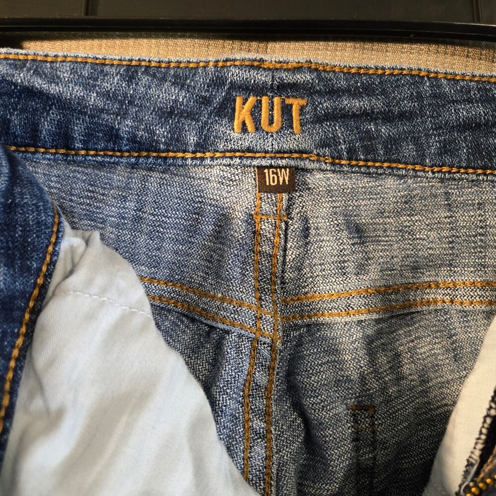 Kut from the Kloth 16W Blue Denim Capri Pants [0432] - Picture 4 of 8
